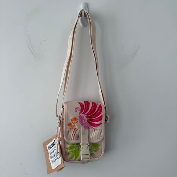 FARM Rio Fervo Rainbow Tropical Crossbody Bag Cream Floral Brazil Exclusive NWT - Picture 8 of 8